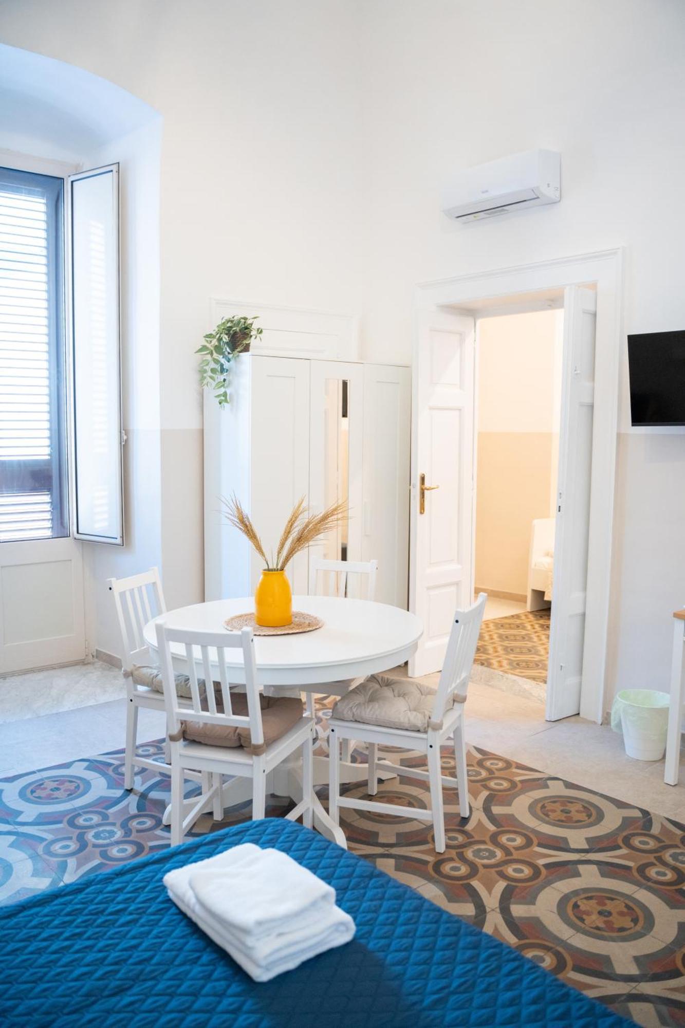 Principe Amedeo 93 Bed & Breakfast Bari Exterior foto